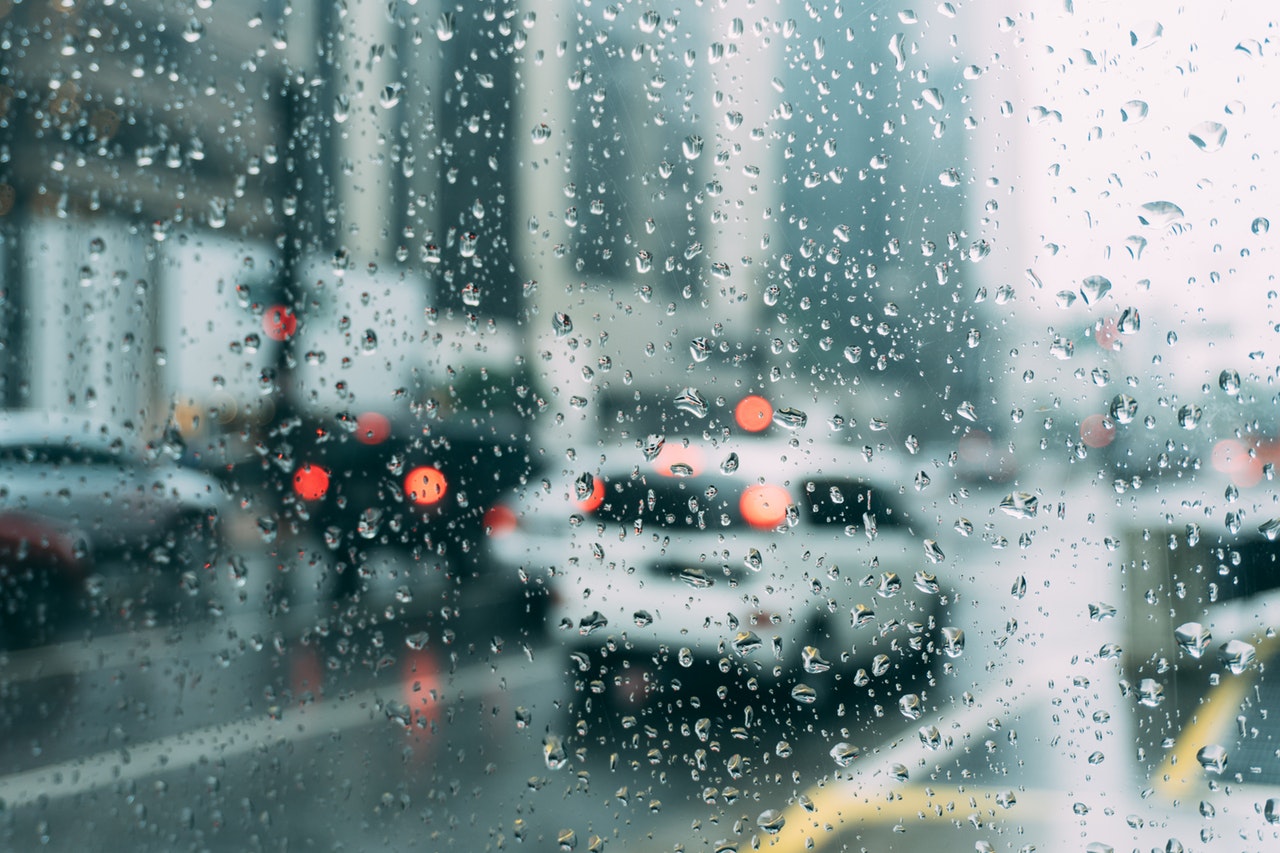 6 Aplikasi Saat Musim Hujan yang Wajib Ada di Smartphone