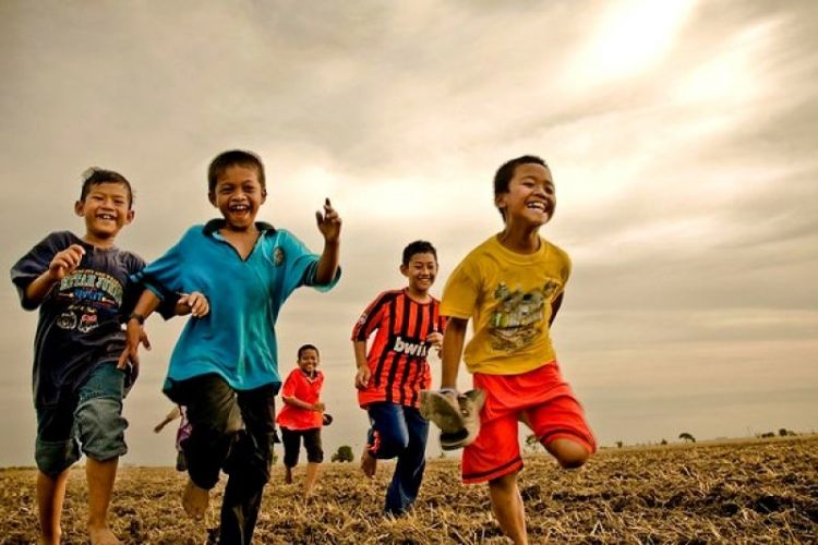 11 Permainan Tradisional Anak Indonesia & Cara Bermainnya